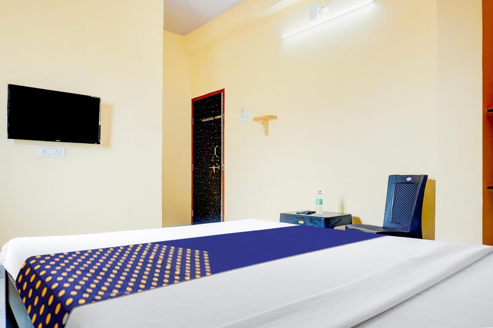 Spot On Hotel Shree Samarth Lodging Kolhapur Exterior photo