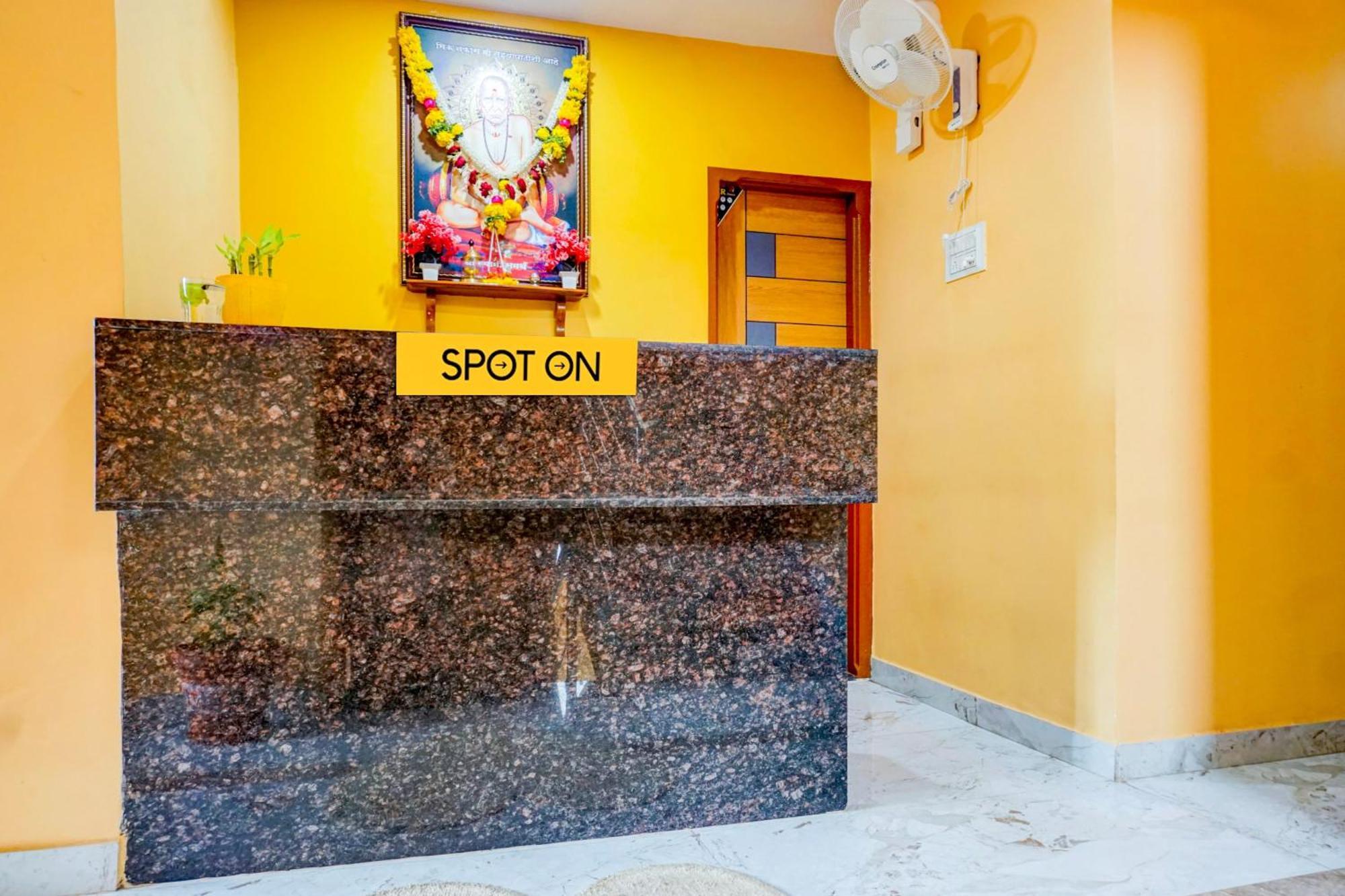 Spot On Hotel Shree Samarth Lodging Kolhapur Exterior photo